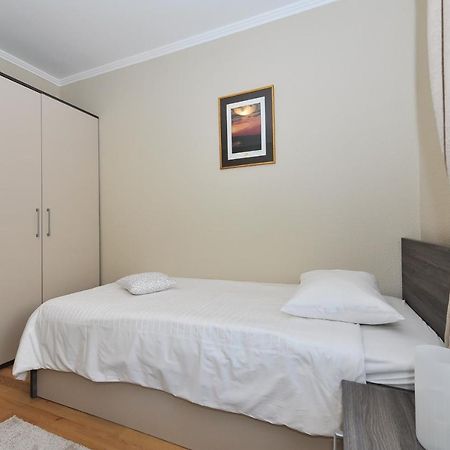 Apartmani Peric 1 Meka Draga 오브로박 외부 사진