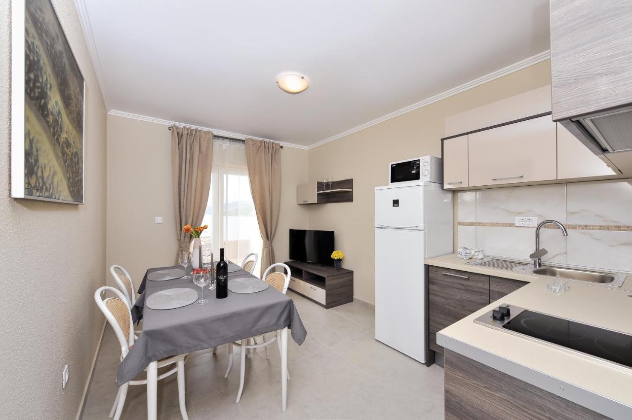 Apartmani Peric 1 Meka Draga 오브로박 외부 사진