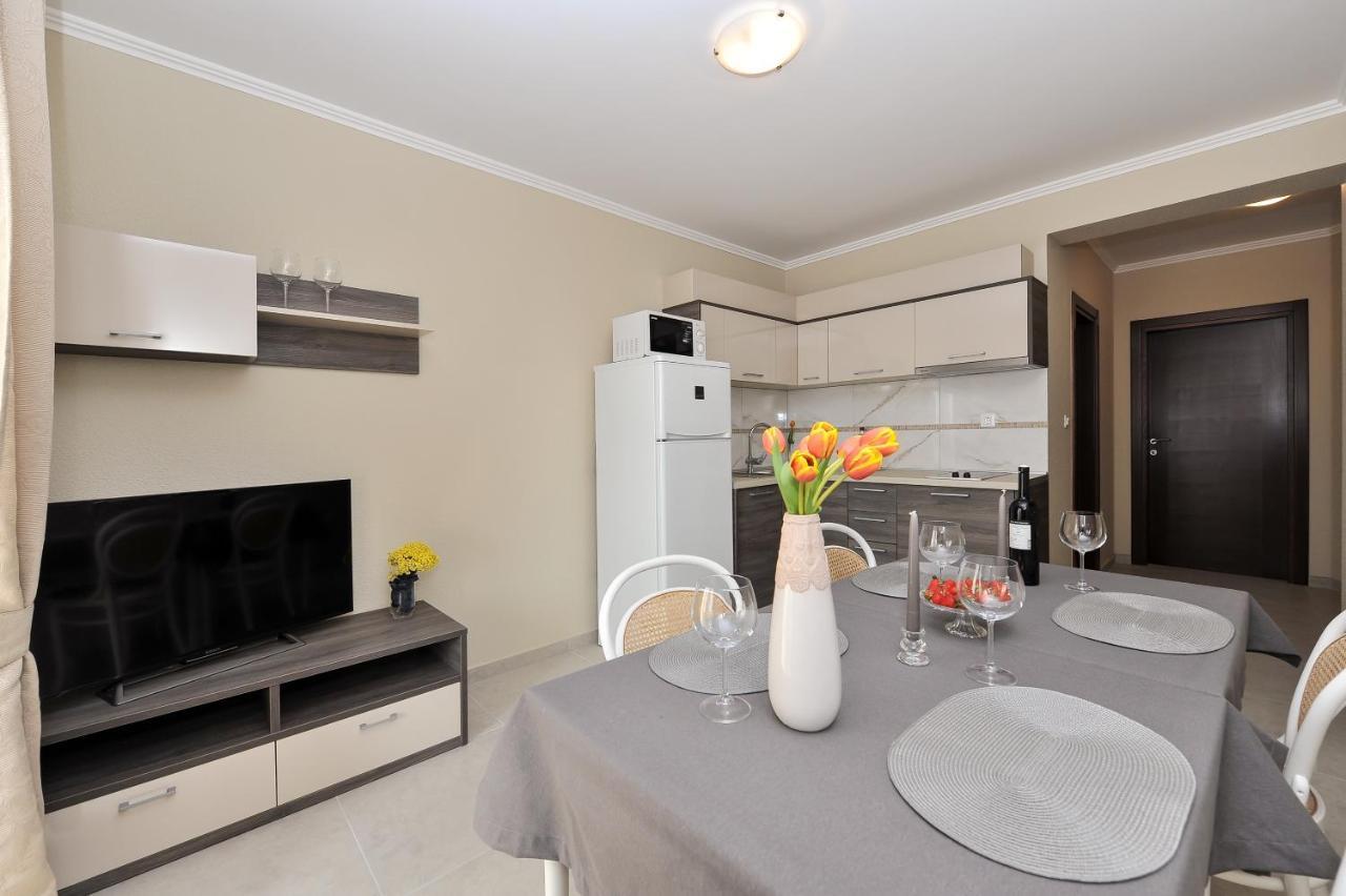 Apartmani Peric 1 Meka Draga 오브로박 외부 사진
