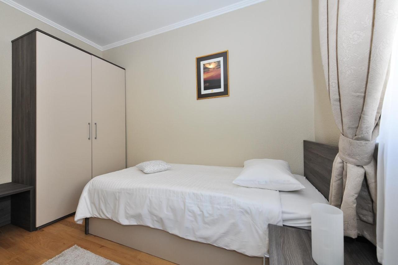 Apartmani Peric 1 Meka Draga 오브로박 외부 사진