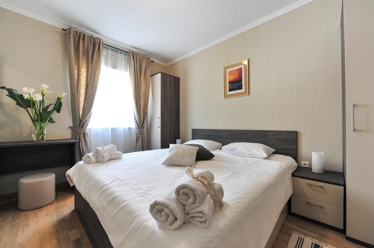 Apartmani Peric 1 Meka Draga 오브로박 외부 사진