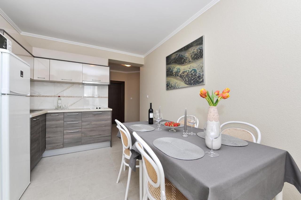 Apartmani Peric 1 Meka Draga 오브로박 외부 사진