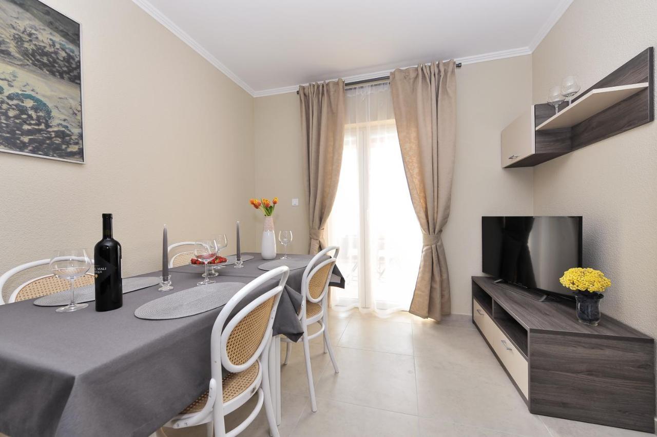 Apartmani Peric 1 Meka Draga 오브로박 외부 사진