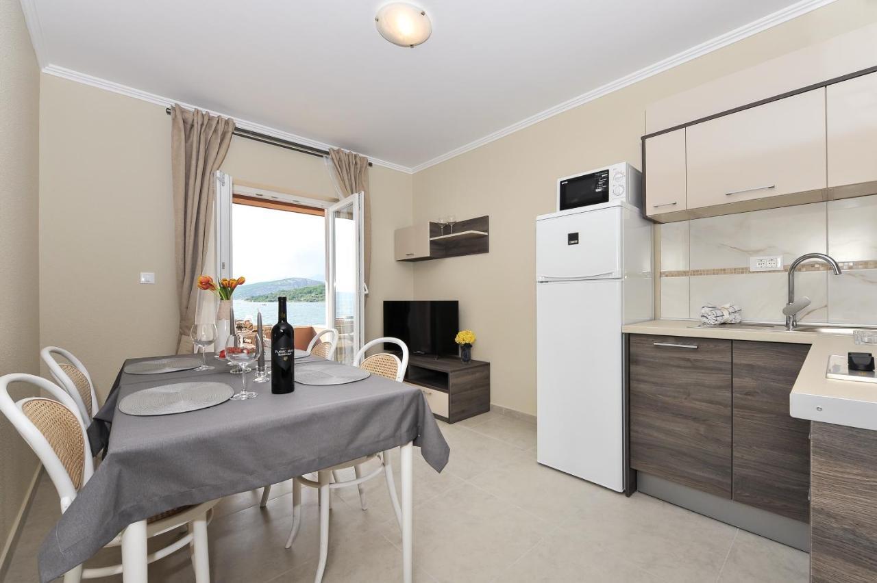 Apartmani Peric 1 Meka Draga 오브로박 외부 사진